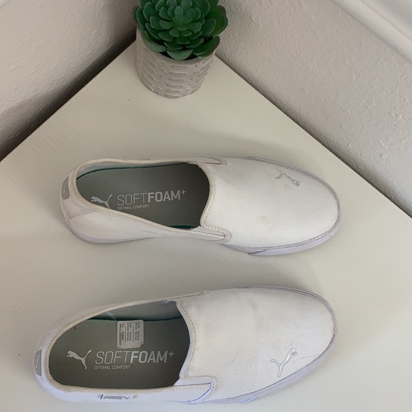 Worn once puma slip ons - Picture 2 of 4